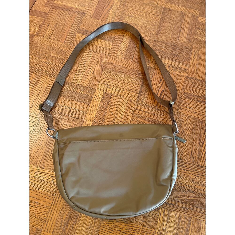 Lululemon Crossbody Festival bag - Picture 2 of 9